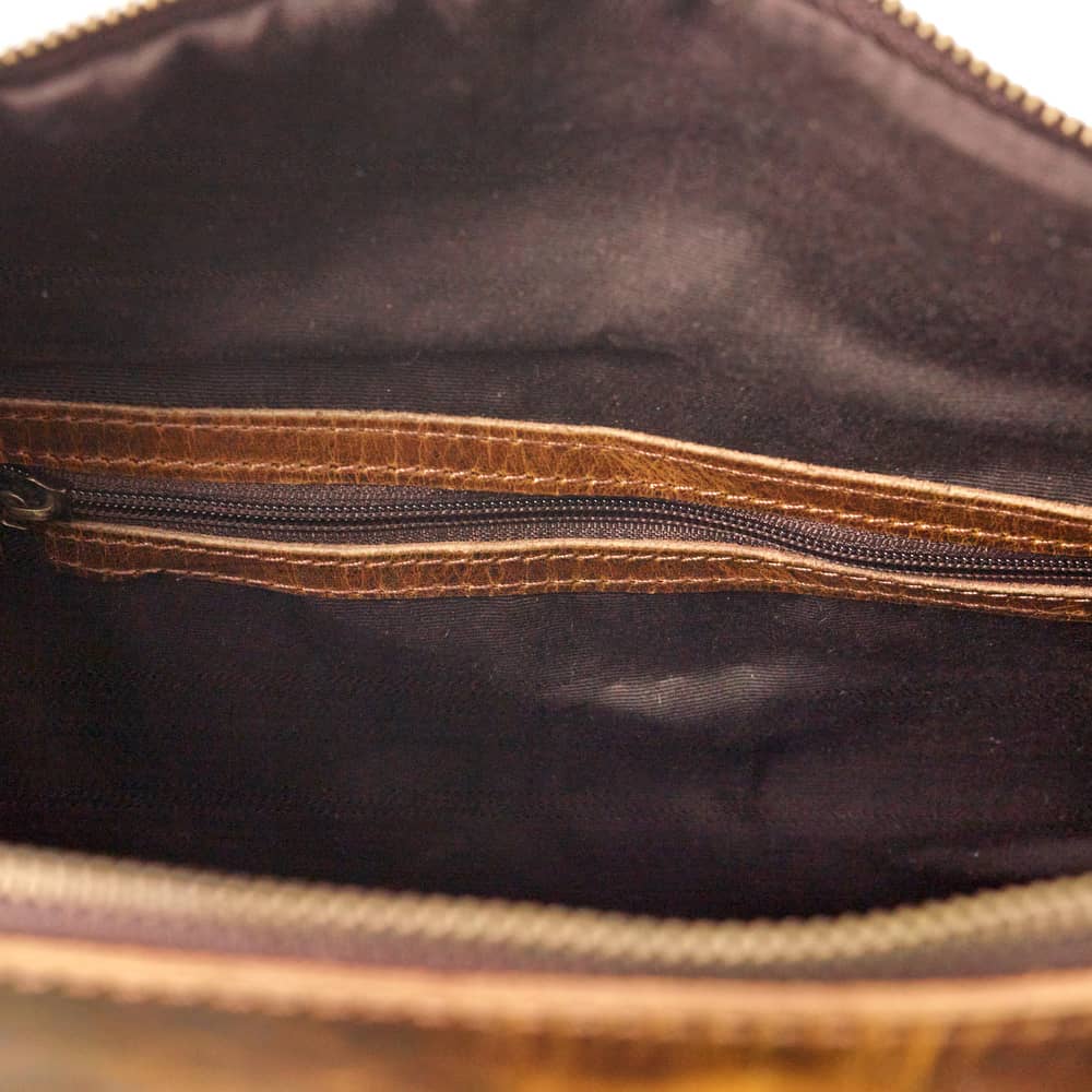 Wyoming Jack Badlands Leather Duffle Bag 20 Inch carry-on with sturdy handles and leather finish for travel and weekend trips.